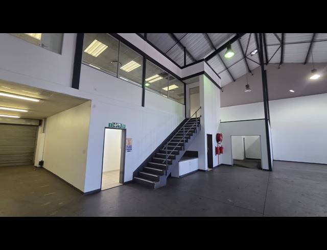 472M² WAREHOUSE TO LET IN ROUTE 21 BUSINESS PARK